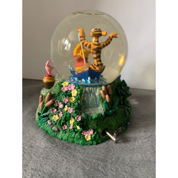 Disney Winnie The Pooh Musical Snow Globe Rotate Playing "Rain Came Down" Song 1 - Picture 3 of 9